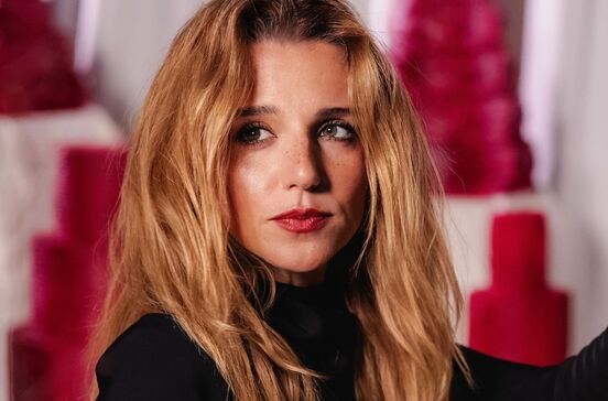 Inês Herédia denuncia tentativa de 'conversão' e leva caso ao Parlamento