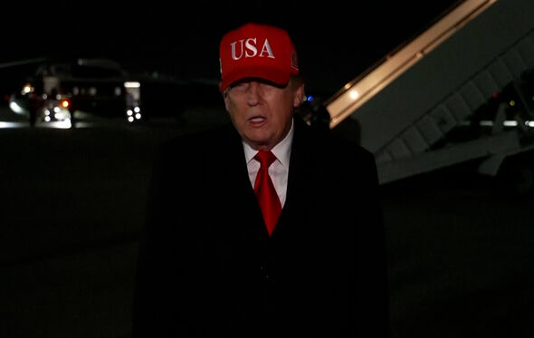 Guerra aberta: Donald Trump ataca o Papa Leão XIV e assume que "não é fã" do Sumo Pontífice 