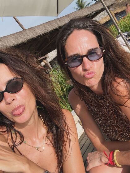 Maria Cerqueira Gomes aproveita férias na Bahia com o filho