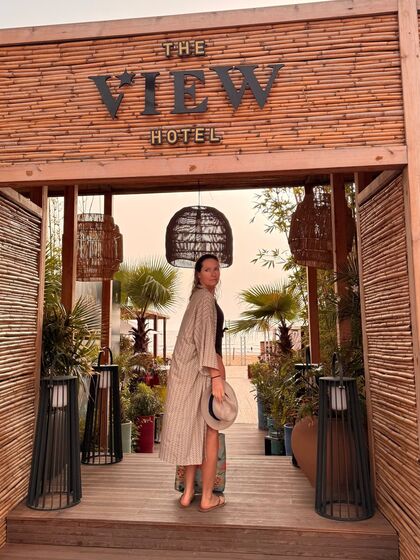 Fernanda Serrano aproveita momentos com o filho em Agadir, Marrocos