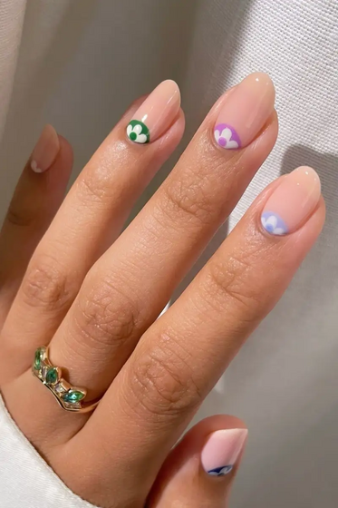 Descubra a tendência mais elegante para as unhas de verão