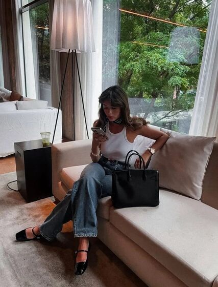 Sapatos rasos desafiam saltos altos sem perder elegância