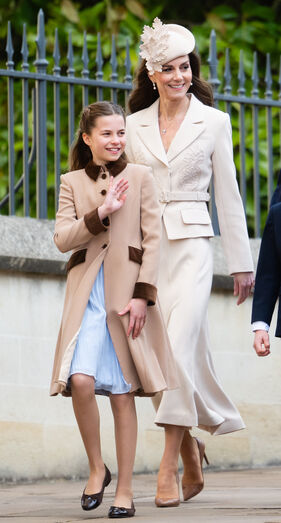 Kate Middleton, William e os filhos juntam-se ao rei Carlos e a Camilla em Windsor