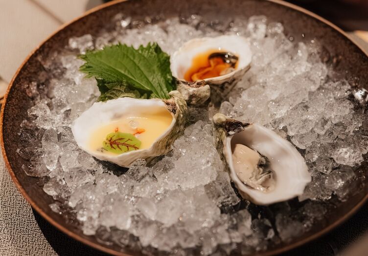 Ostras no Kabuki: fusão da identidade japonesa com a alma mediterrânica