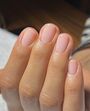 Unhas curtas e discretas são tendência, tal como na maquilhagem, onde "menos é mais"