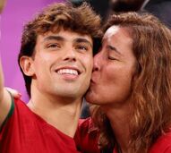 João Félix com a mãe