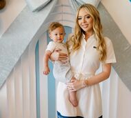 Tiffany Trump festeja com filho em Mar-a-Lago