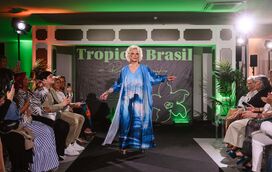 Desfile de verão enche de cor o Hotel Farol, em Cascais
