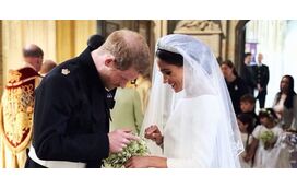 Beijos na boca, primeira dança, discurso do noivo... as fotos nunca vistas do casamento do príncipe Harry com Meghan Markle