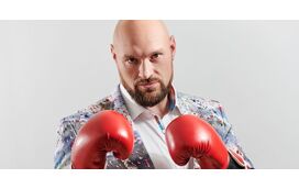 Tyson Fury, pugilista famoso casa a filha de 16 anos numa ilha ao largo de Inglaterra que permite casamento de menores