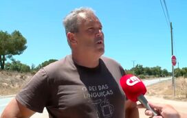 "Agarradas às pernas": revelados novos detalhes sobre as crianças encontradas sozinhas
