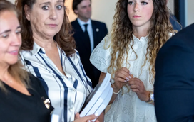 Rute Cardoso e mãe de Diogo Jota comovidas no lançamento do livro de homenagem ao craque: veja as fotos