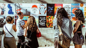 A Poster Mostra® regressa a Marvila com cartazes e visita guiada