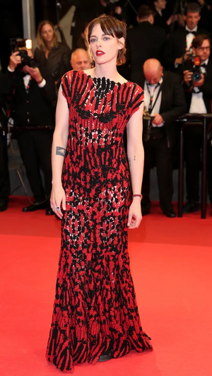 Kristen Stewart em Chanel na estreia de "Full Phil"