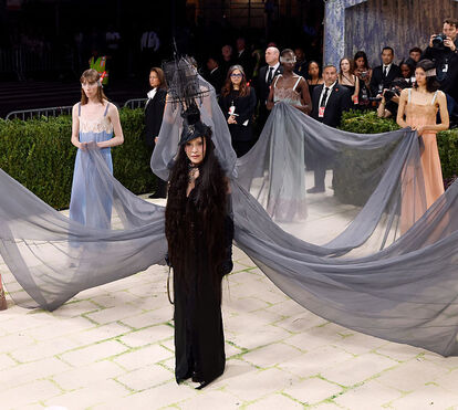 Estrelas inspiram-se nas artes na passadeira vermelha da Met Gala 2026