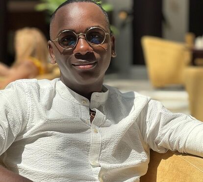 Leomarte acusado por Tchizé dos Santos de lhe ter 'furtado' 300 mil euros. Ex-apresentador sai de Angola depois de escândalo com dinheiros