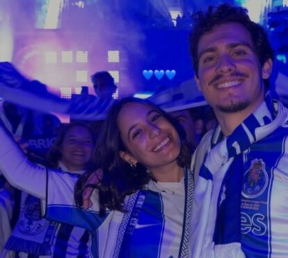 Filho de Luís Montenegro efusivo nos festejos do FC Porto ao lado da nova namorada