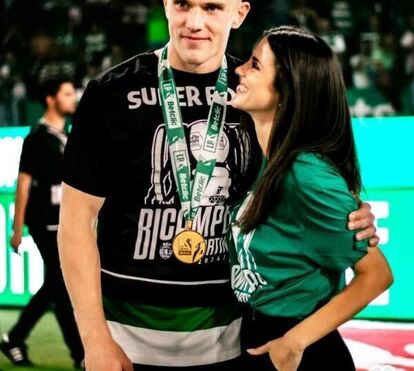 É o amor: Inês Aguiar apanhada em campo a apoiar Gyökeres em momento marcante da carreira do jogador