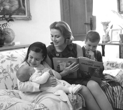 Casa Real do Mónaco divulga momentos íntimos e felizes da vida em família de Grace Kelly e Rainier com os filhos, em fotos inéditas, nunca antes vistas