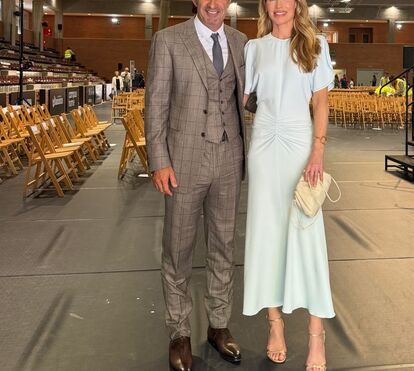 Temos médica! Luís Figo e Helen Svedin orgulhosos na cerimónia de gradução da filha, Daniela