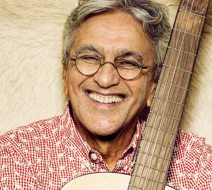 Caetano Veloso é sempre especial! Marque encontro com o artista brasileiro em Cascais