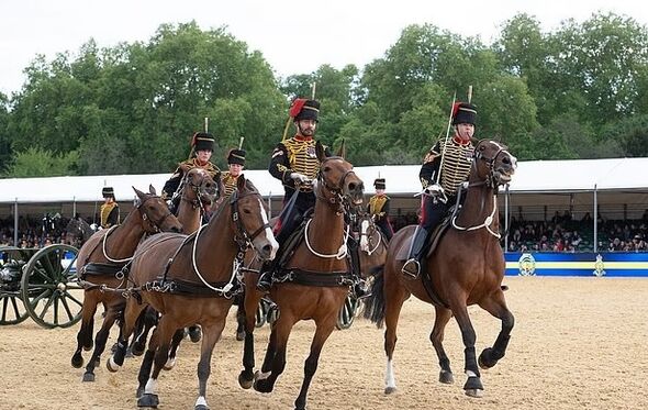 Cavaleiro falece após apresentação perante Carlos III em Windsor