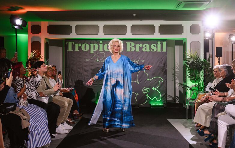 Desfile de verão enche de cor o Hotel Farol, em Cascais