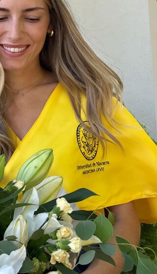 Daniela Figo recebe diploma na Universidade de Navarra
