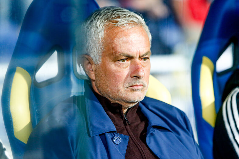 Mourinho despede-se dos jogadores do Benfica e aguarda futuro no Real Madrid