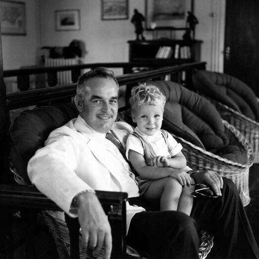 Casa Real do Mónaco divulga fotos inéditas da vida em família de Grace Kelly, Rainier e os filhos
