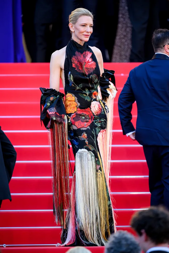 Cate Blanchett em Givenchy na estreia de "Garance"