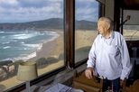 O segredo mais bem guardado do Guincho: Tony Muchaxo, o homem que viu um primeiro-ministro nadar nu e serviu lagosta a Walt Disney