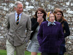 Carlos, Isabel II, Eugenie e Beatrice