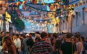 Multidão celebra os Santos Populares em Lisboa num arraial animado
