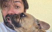 Ator Diogo Valsassina com o seu buldogue francês, Takkie