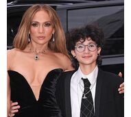 Jennifer Lopez com Emme, agora Oskar