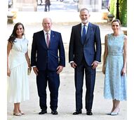 Reis de Espanha recebem Alberto e Charlene na Zarzuela, em Madrid.