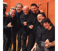 Membros da banda Genesis celebram tributo no Coliseu dos Recreios.
