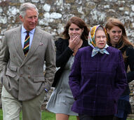 Carlos, Isabel II, Eugenie e Beatrice