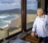 O empresário António Muchaxo, no Guincho, em Cascais