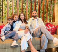 Lucas Trejo com a mulher e os filhos 