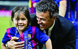 É muita emoção! Luis Enrique celebra nova vitória mas sempre com a filha que morreu aos 9 anos no coração: "A Xana está comigo"