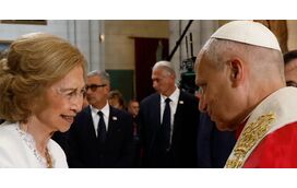 Rei Felipe VI duramente repreendido pelo pai! Juan Carlos defende a rainha Sofia por ter sido desprezada na visita do Papa a Espanha