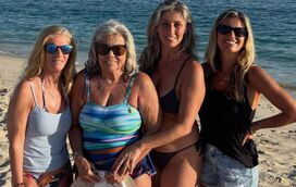 Clã Jardim em festa! Patuxa, a mãe de Sofia Jardim, celebra o seu 79º aniversário: veja todas as imagens