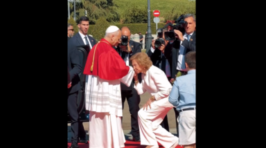 Rainha Sofia encontra-se com Papa Leão XIV, o sétimo Papa que conhece