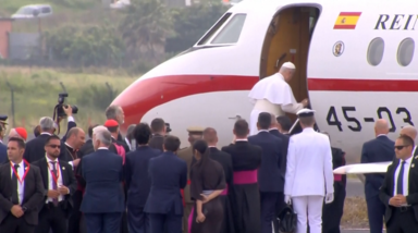 Rei de Espanha empresta avião a Papa Leão XIV após avaria no voo de regresso a Roma