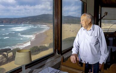 O empresário António Muchaxo, no Guincho, em Cascais