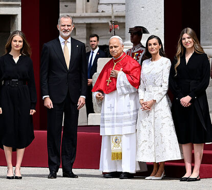 Cumplicidade e protocolo: os melhores momentos do encontro de Letizia e Felipe VI com o Papa Leão XIV