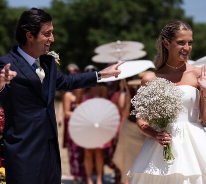 Apanhados! Júlia Palha e o marido deixam Portugal uma semana após o casamento e atriz é 'obrigada' a fazer esclarecimento