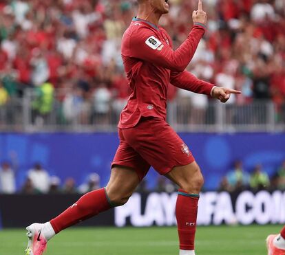 'Siiiiuuu!' Cristiano Ronaldo brilha no Mundial e volta a encantar o mundo